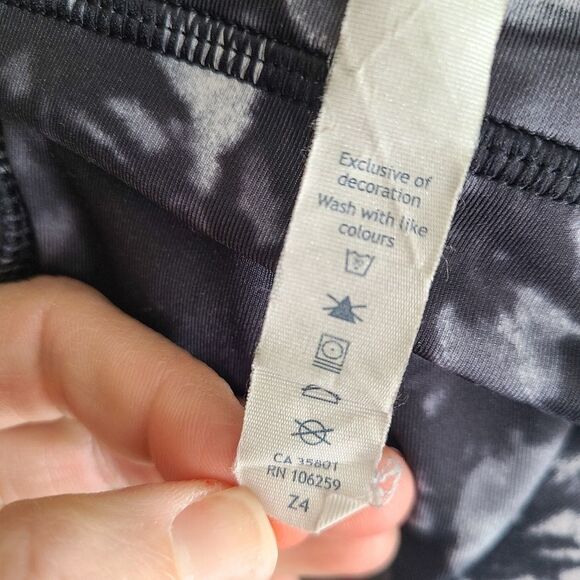 Lululemon Sun Runner Crops Gray Black Size 6 - Picture 8 of 8